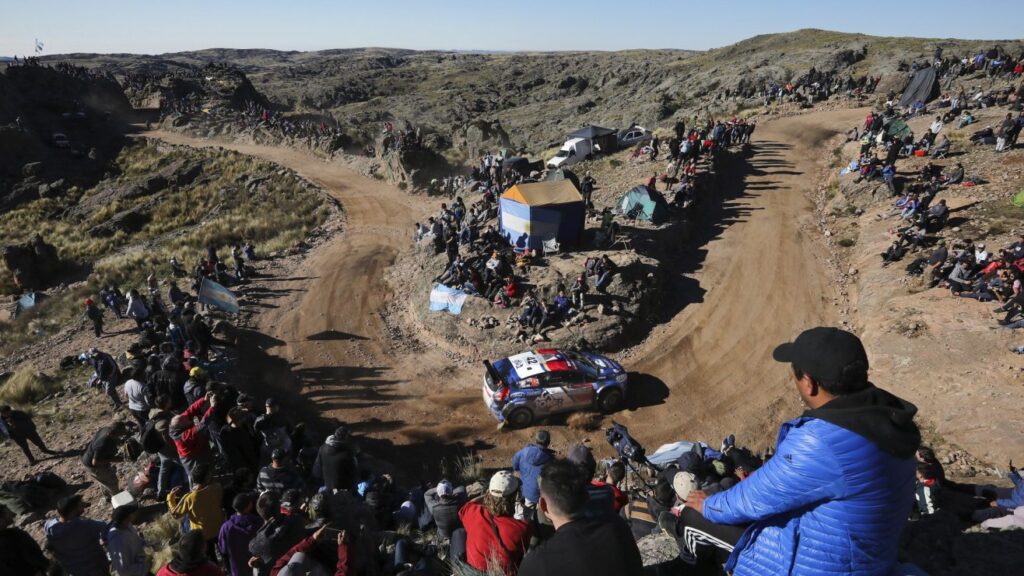Un aparatoso accidente en el Rally Sudamericano acabó con la vida de un espectador (Imagen sensible)