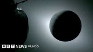 Un eclipse solar y una puesta de Tierra: las espectaculares imágenes del sobrevuelo lunar de la tripulación de Artemis II
