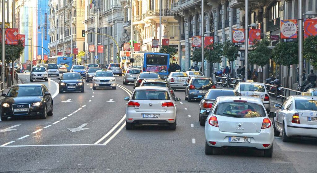 Un estudio expone cómo se mueven los españoles: el 71% prioriza la comodidad y un 7% el medioambiente