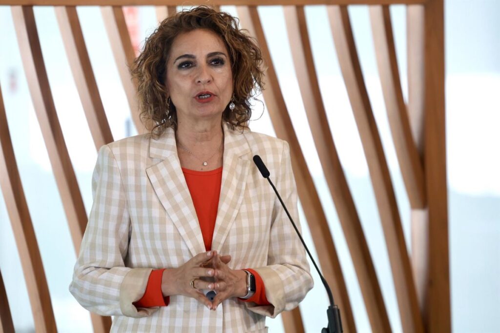 Un juzgado cita a Montero el 4 de junio a una conciliación con el alcalde de Algeciras por presuntas injurias