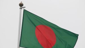 Una turba mata a golpes al responsable de un santuario en Bangladesh tras acusaciones de blasfemia | elperiodico.com