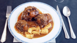 Uno de los menús del día más baratos del País Vasco está en este restaurante: 12 platos, postre y bebida por 15 euros