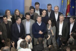 Varias CCAA del PP recurrirán la regularización de migrantes de Sánchez, que temen que afecte a los servicios públicos | europapress.es