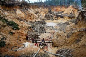 Venezuela busca inversión internacional para reactivar el sector minero