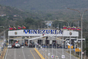 Viajar de Colombia a Venezuela, un recorrido entre retenes y extorsiones