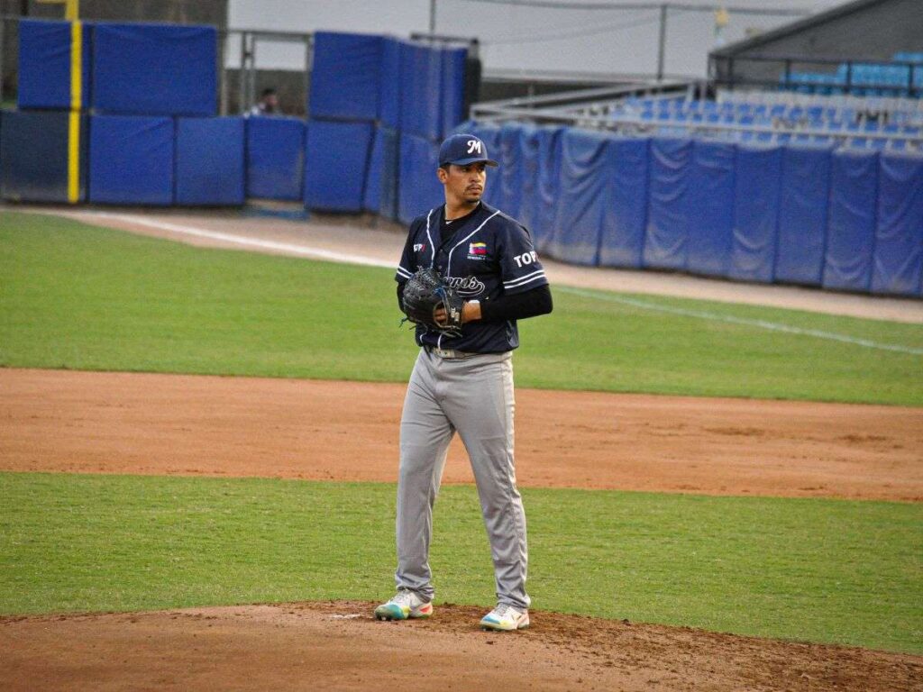 Victor Vargas estuvo intratable en el triunfo de Marineros