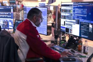 Wall Street se tiñe de rojo tras caer 1,28 % por el discurso de Trump sobre Irán