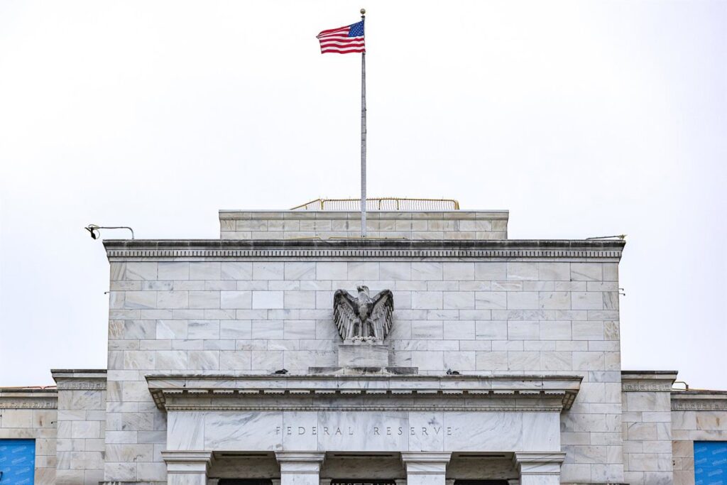 Warsh, nominado por Trump para la Fed, rechaza ser una "marioneta" del inquilino de la Casa Blanca