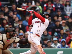 Wilyer Abreu despunta como líder bate de la Americana