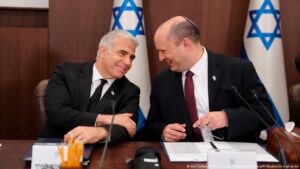 Yair Lapid forma nueva coalición para desbancar a Netanyahu