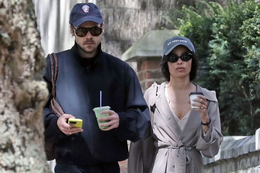 Zoë Kravitz y Harry Styles se habrían comprometido tras meses de relación