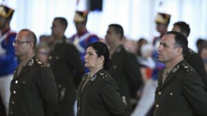 es la primera general mujer del Ejército de Brasil