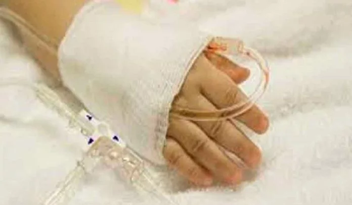 ¡Atroz! Llevó a su hija al médico por un «quebranto» pero la autopsia delató que la mató a golpes