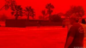 ¿Por qué el cielo se volvió rojo sangre en Australia?