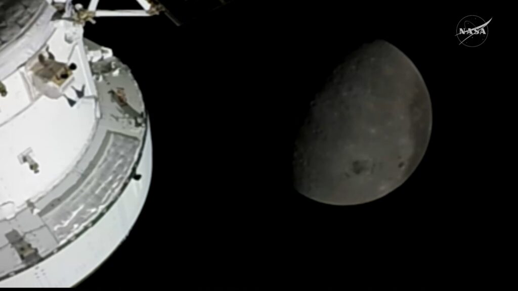 ¿Por qué los vídeos del sobrevuelo lunar de Artemis II tienen una resolución tan baja?
