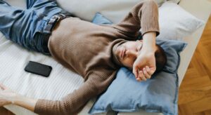 ¿Te cuesta rendir estos días? Una especialista explica cómo el horario de verano afecta a toda España