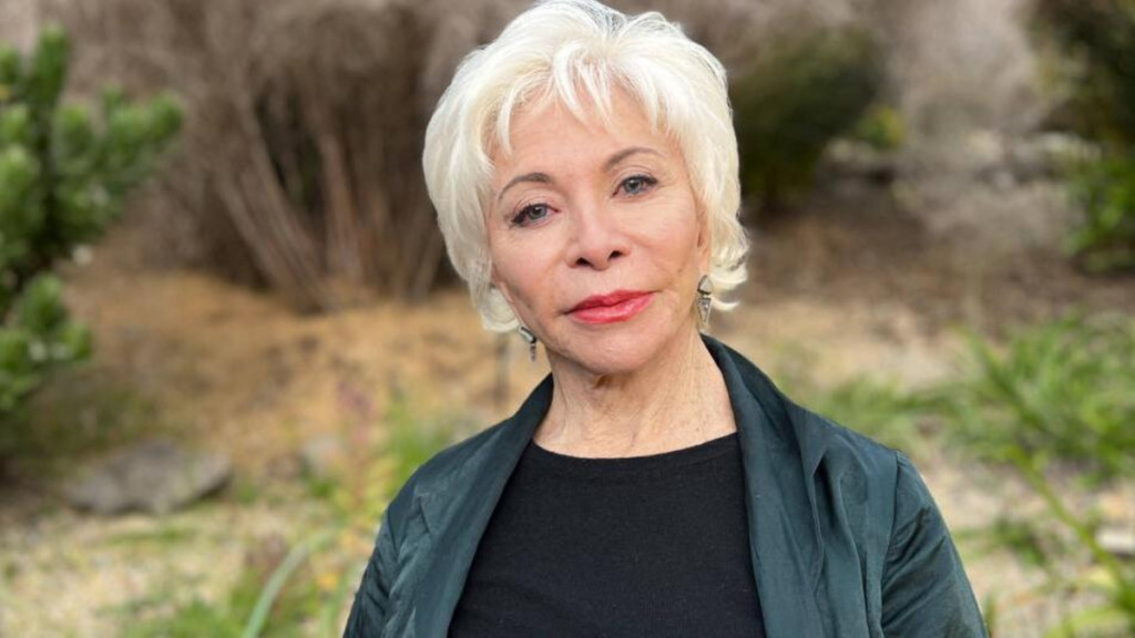 ‘No creo que puedas mover el mundo con un libro, pero sí sacudir conciencias’: Isabel Allende