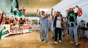 Los activistas de la Flotilla acusan a Israel de «malos tratos» a su llegada a Barcelona