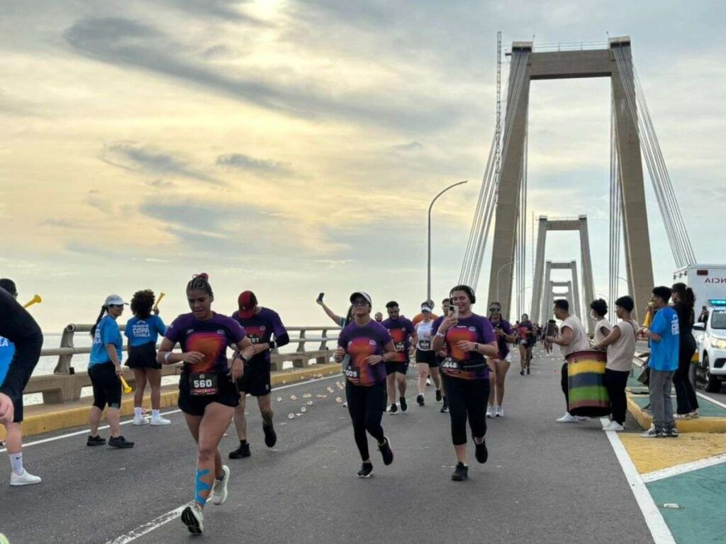 2.000 atletas cruzaron el Puente sobre el Lago