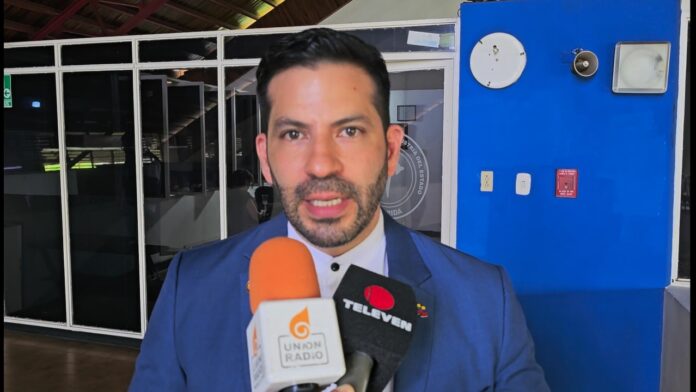 Administradores de Mérida invitan a jóvenes a aprovechar las oportunidades en el país