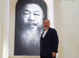 Ai Weiwei: “La Bienal de Venecia no debería hacer juicios de valor sobre posturas políticas. Lo contrario es censura”