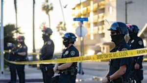 Al menos cinco muertos, dos de ellos los atacantes, en un tiroteo a una mezquita en San Diego | elperiodico.com