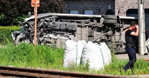 Al menos cuatro muertos tras embestir un tren a un minibús escolar en Bélgica