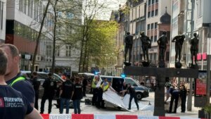 Alemania: un auto embistió a una multitud, dejó al menos dos muertos y el atacante fue detenido