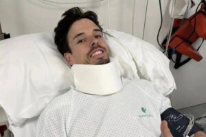 Álex Márquez reaparece tras su grave accidente de moto: «Todo controlado. Toca pasar por quirófano» | elmundo.es
