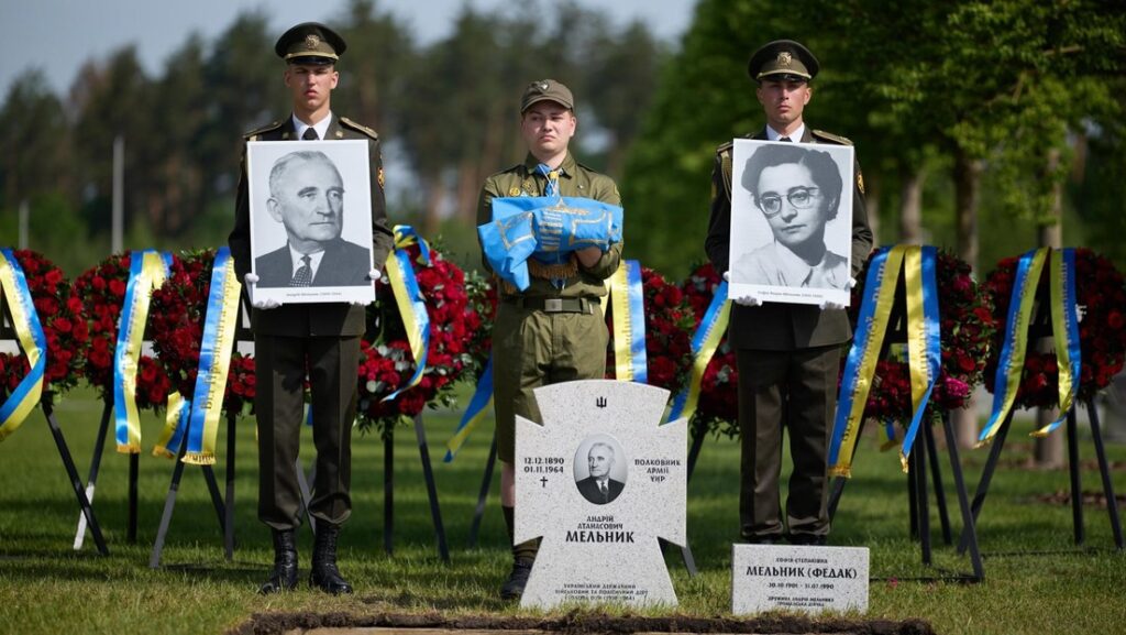 Aliado de Ucrania, molesto con Zelenski por bautizar unidad militar en honor a colaboradores nazis