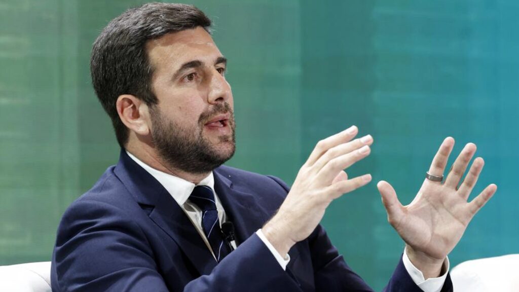 Aliados de Enrique Riquelme le aconsejan no competir ahora con Florentino: "No hay tiempo para montar algo serio"