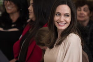 Angelina Jolie pone a la venta su mansión en Los Ángeles ¿Cuánto costará?