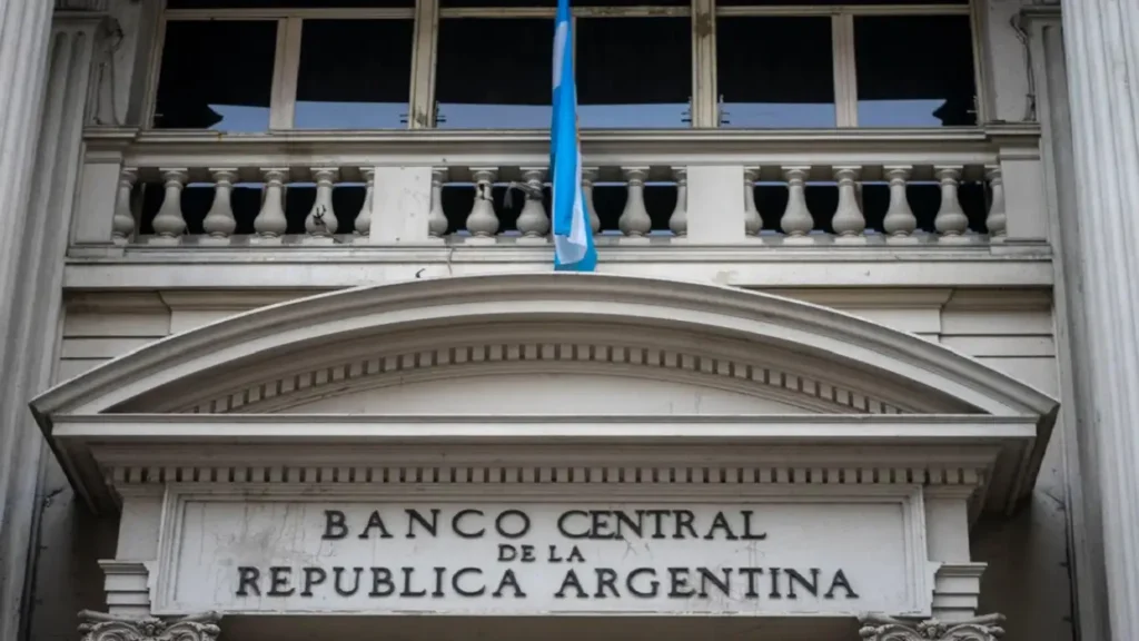 Argentina logró la refinanciación total de los vencimientos de deuda y mejoró la liquidez en pesos