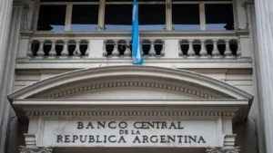 Argentina logró la refinanciación total de los vencimientos de deuda y mejoró la liquidez en pesos