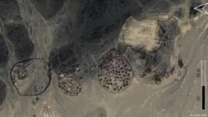 Arqueólogos hallan 260 tumbas gigantes en el Sáhara