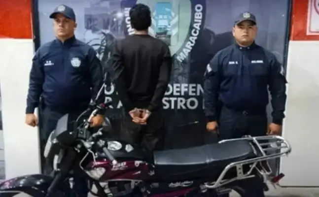 Arrestan a motorizado por hacer maniobras en La Limpia