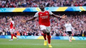 Arsenal y Saka le mandaron un aviso al Atlético de Madrid