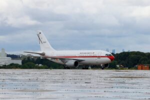 Aterriza en Torrejón de Ardoz el avión con los 14 españoles del crucero MV Hondius | europapress.es