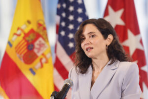 Ayuso afirma que México está «a dos pasos de llegar al camino de Venezuela» – AlbertoNews