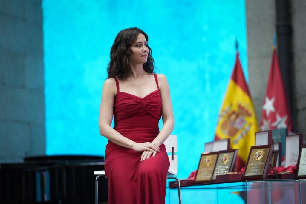 Ayuso reivindica en el Dos de Mayo un Madrid libre de "sectarismo" que "no se dejará controlar por nada ni nadie"