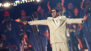 Bad Bunny se une a Toy Story 5 como Pizza con Gafas