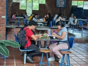 Bandejas servidas para los estudiantes en la ULA #Táchira