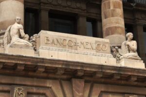 Banxico anticipa pausa en los recortes a tasa de interés