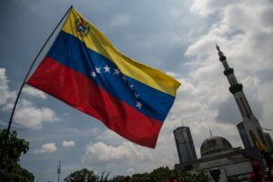 Bonos de Venezuela se disparan ante eventual reestructuración de deuda