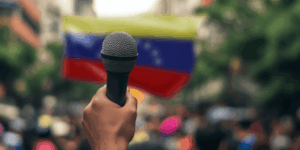 Caleidoscopio Humano alertó que periodistas excarcelados siguen atrapados en procesos judiciales