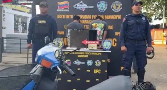 Capturan a dos adolescentes vinculados a hurto de motocicleta