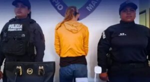 Capturan a mujer por hurto en local comercial en Galerías