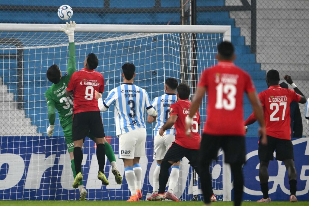 Caracas FC empata ante Racing y sella su boleto al repechaje de la Sudamericana