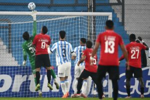 Caracas FC empata ante Racing y sella su boleto al repechaje de la Sudamericana