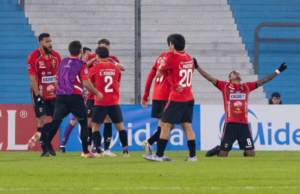Caracas FC empató ante Racing y clasificó a los playoffs de la Copa Sudamericana